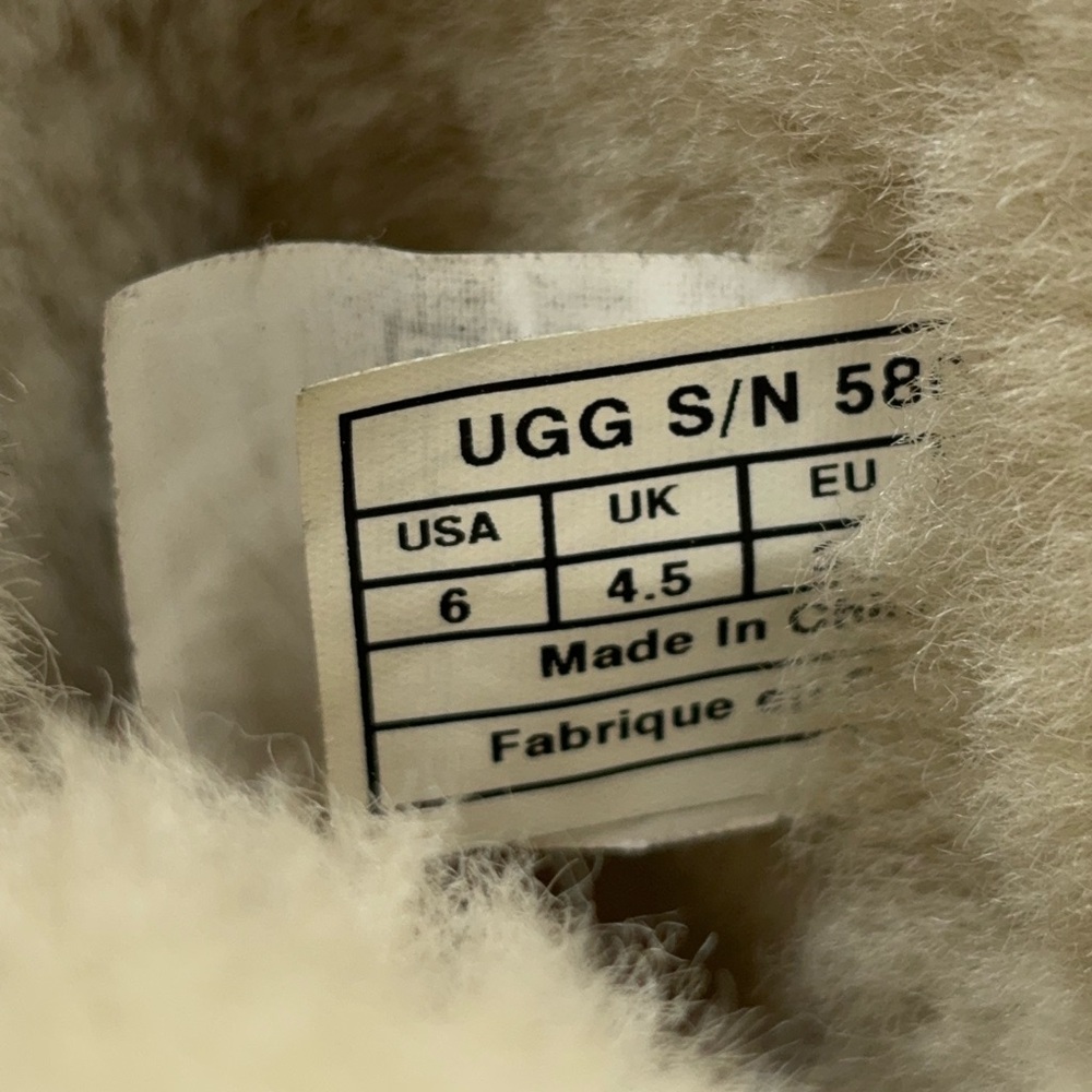 Ugg Australia Chestnut Button Shearling Boots Wom… - image 4